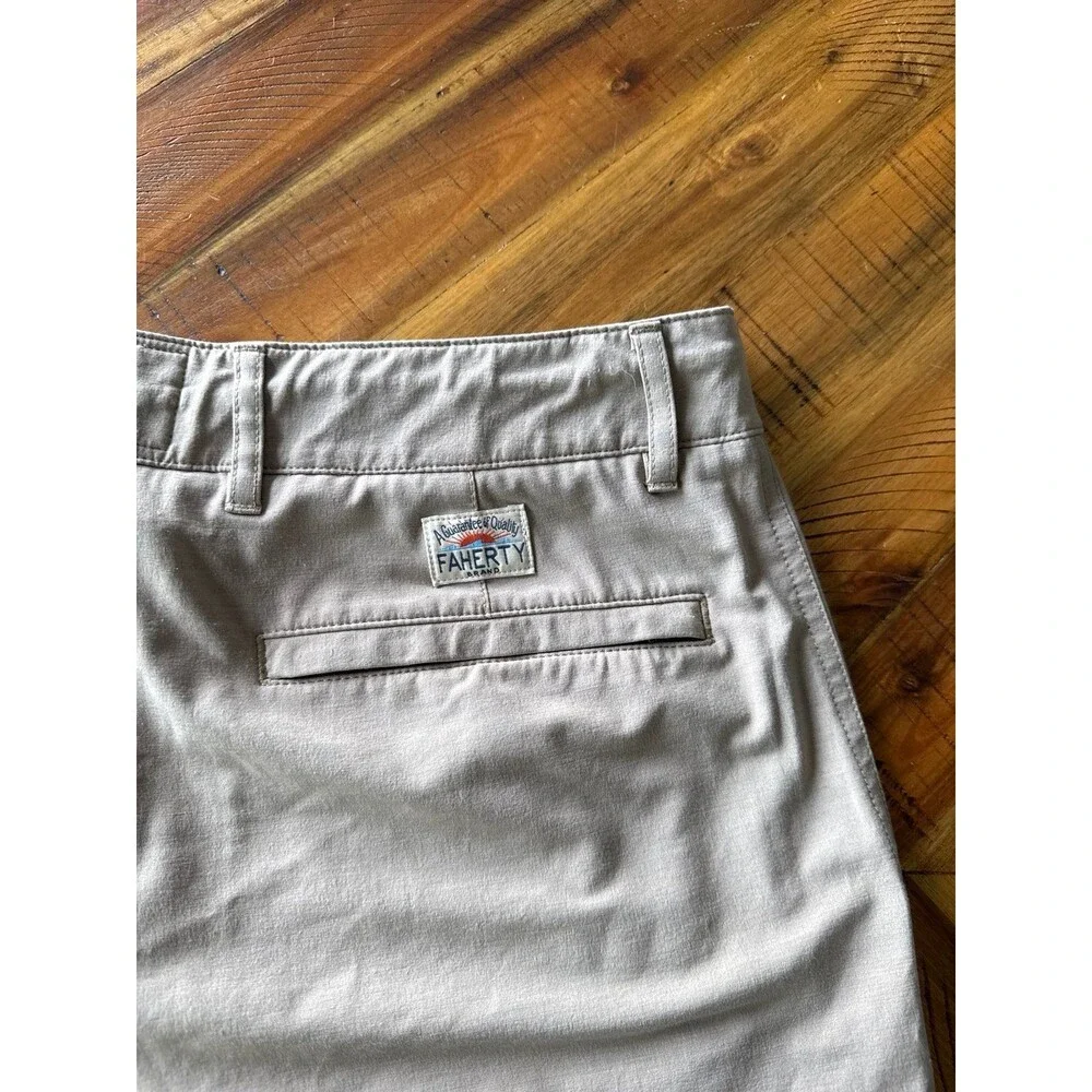 Faherty All Day Shorts Men’s 31 Khaki 9 Inch Stretch